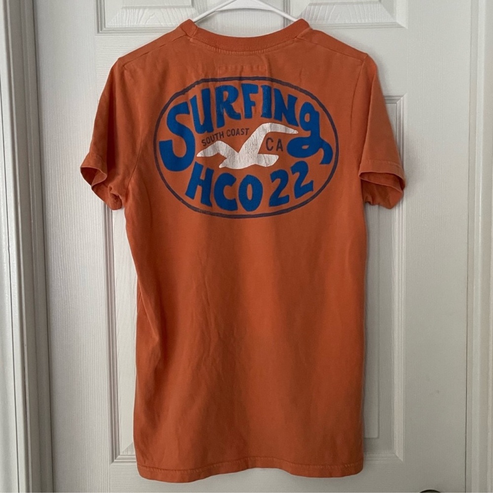 Hollister tee